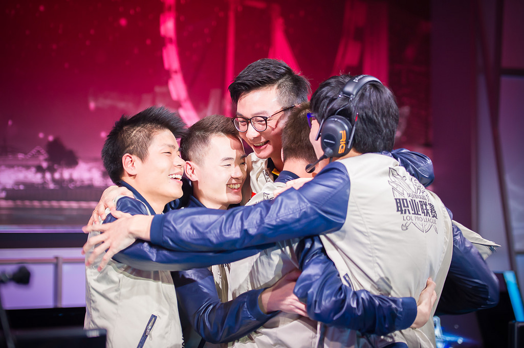 ac米兰下载-包含韩国羽毛球队绝地反击印尼羽毛球队，马琳完成帽子戏法的词条