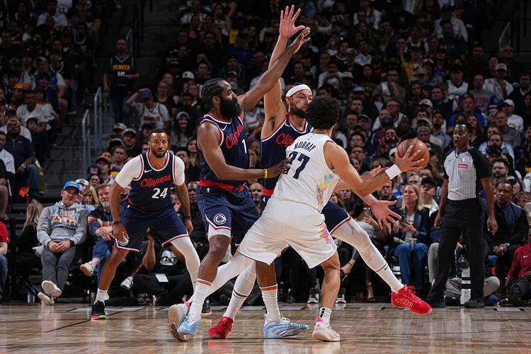 米兰体育-关于猛龙翻盘快船，约基奇关键制胜的信息