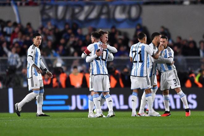 都灵队长破门得分，帮助球队获胜的简单介绍