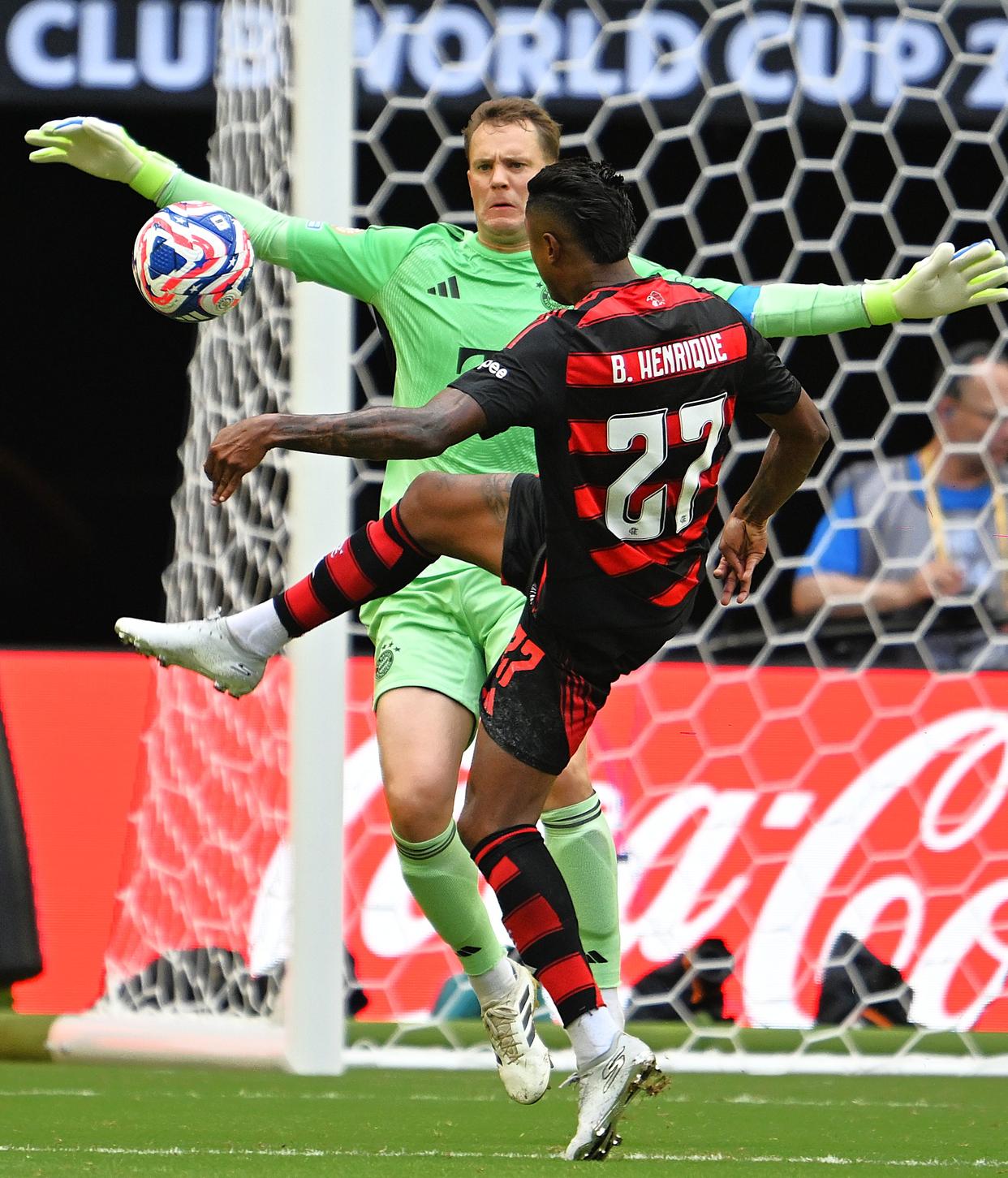 包含拜仁慕尼黑主场战平，尴尬取一分的词条