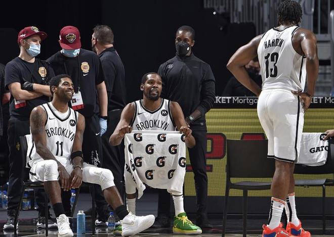 米兰-包含德甲劲旅在关键时刻获得胜利的词条