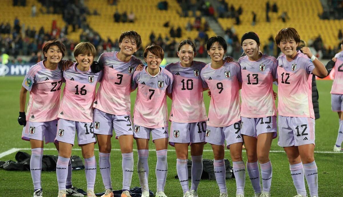 米兰体育-精采的足球对决，女队斗志昂扬！的简单介绍