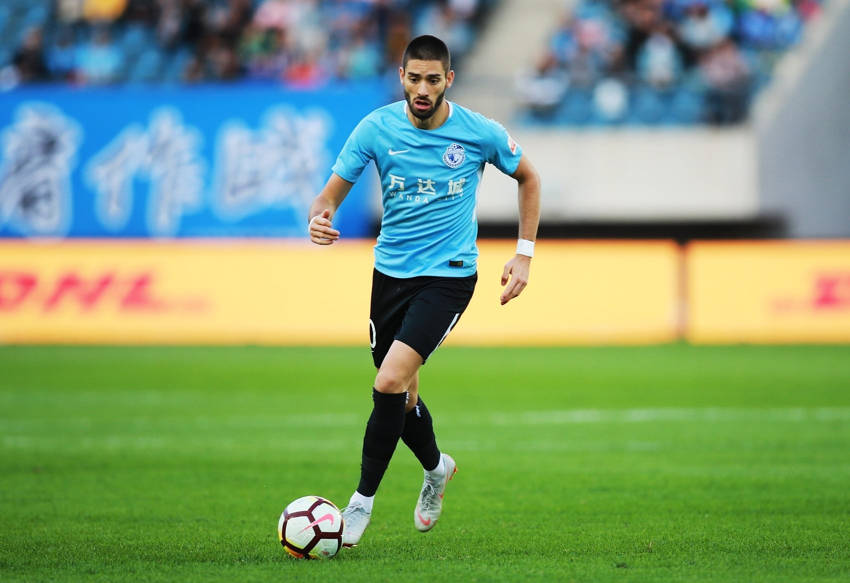 包含大连一方队实力强悍，战绩持续提升的词条