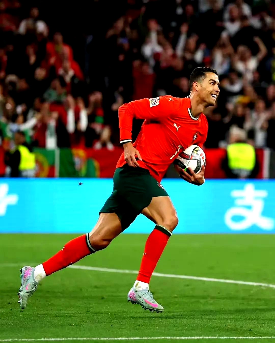 球员个人表现亮眼，为球队带来胜利的简单介绍