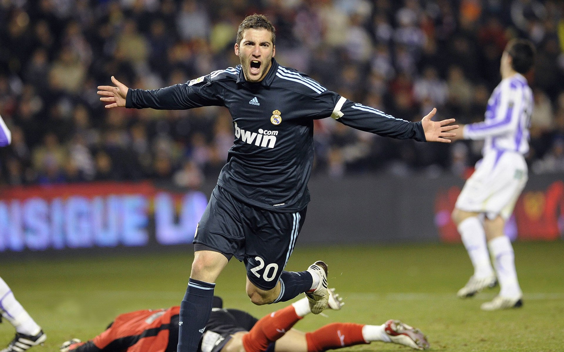 米兰体育-2026世界杯焦点战，智利斩落伊拉克，南美风暴席卷波斯湾